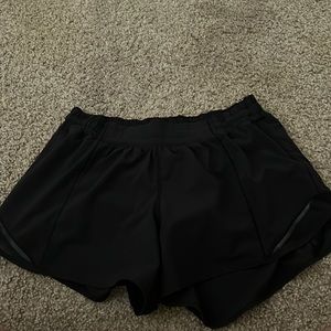 4” lululemon black hotty hots